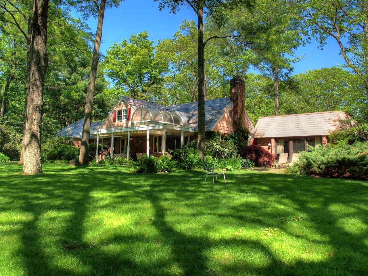 resized-2349823-Back of House.jpg